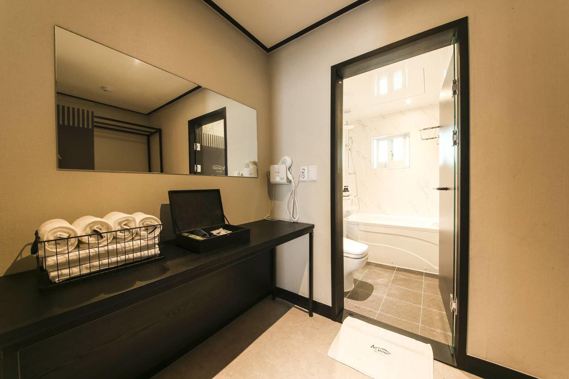 Almond Hotel Gupo Station Busan Exterior photo