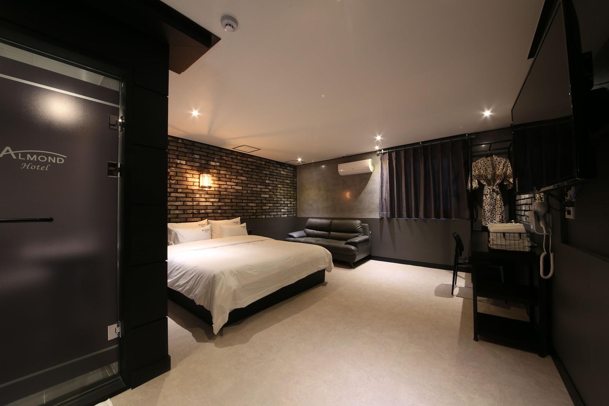 Almond Hotel Gupo Station Busan Exterior photo