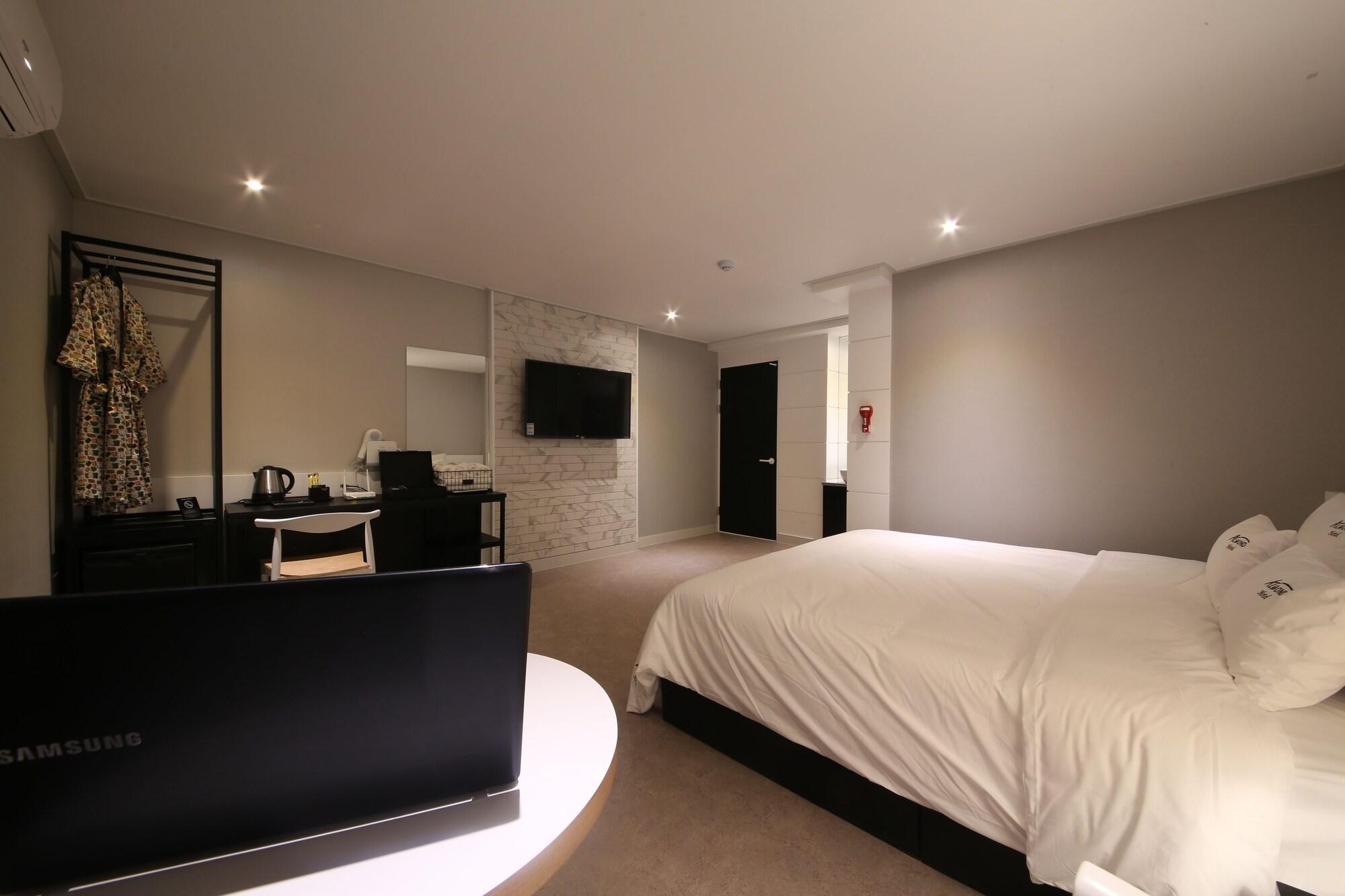 Almond Hotel Gupo Station Busan Exterior photo